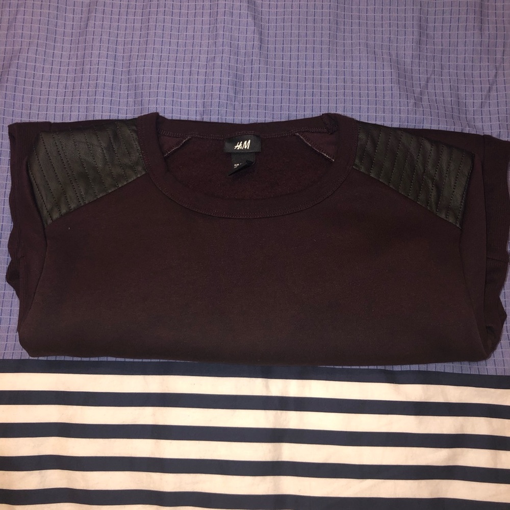 Men’s H&M Sweatshirt with Faux Leather on shoulder